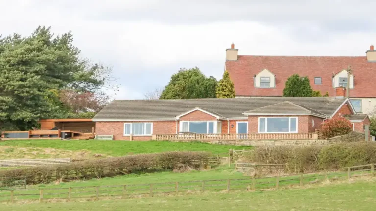 Arbour House Farm Bungalow 768x432
