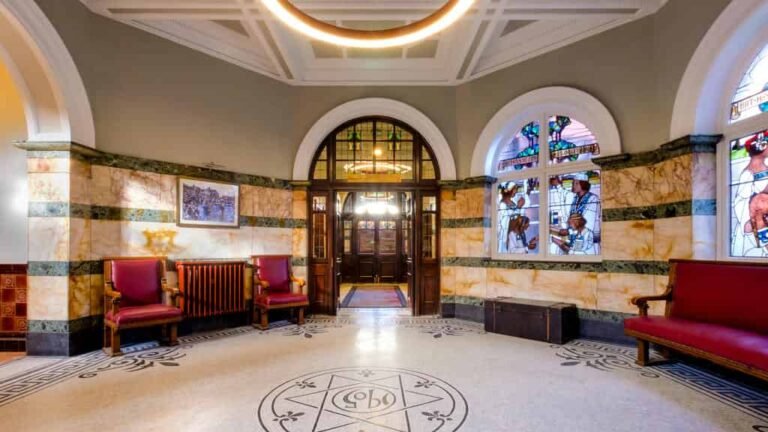 hotel indigo durham entrance 768x432